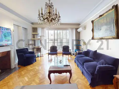 Venta de Departamento 4 Ambientes  en Recoleta con Dependencia