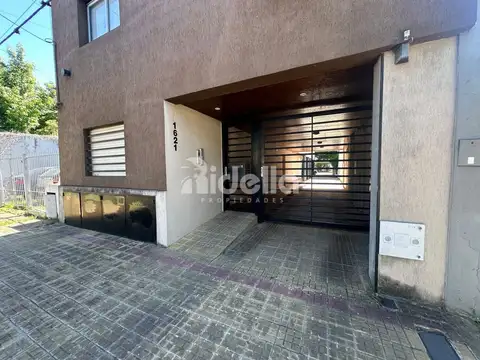 Semipiso 1 dormitorio CON COCHERA - Excelente ubicación