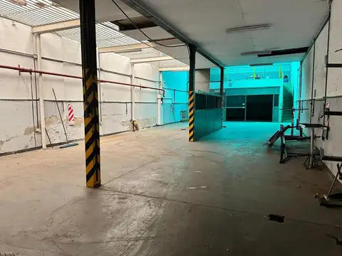 ALQUILER DEPOSITO PARQUE PATRICIOS CON OFICINAS