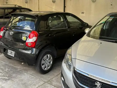 Cochera cubierta en venta