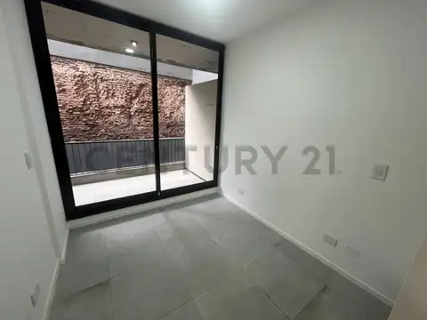 2 AMBIENTES A ESTRENAR CON BALCÓN Y PARRILLA – PLANTA BAJA - FLORES