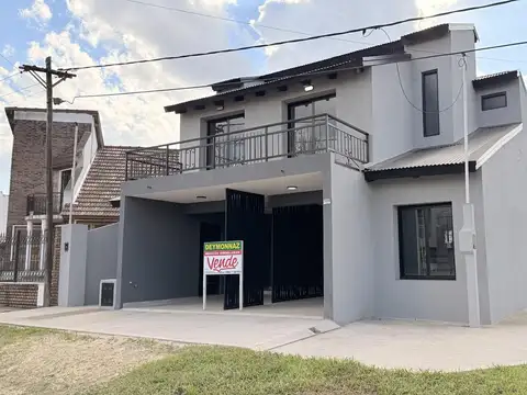 Casa en Venta con 1 cochera