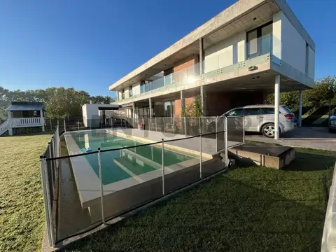 Casa de categoria 3 dormitorios en venta en Barrio abierto Don Guido, Hernandez