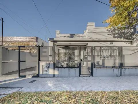 Casa 3 ambientes con 2 baños