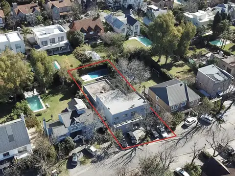 Casa 7 ambientes con 4 baños