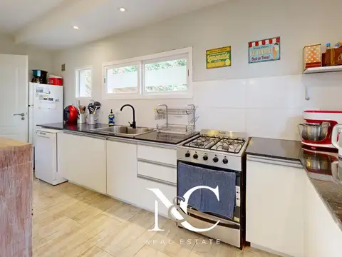 Casa 5 ambientes con 3 baños