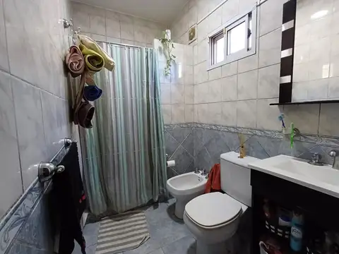 VENTA DE 2 CASAS CON LOCAL COMERCIAL PATIO Y COCHERA