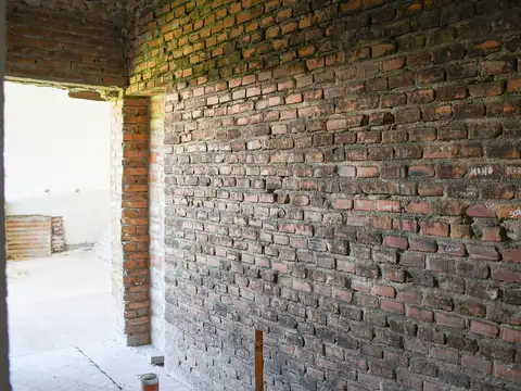 Casa a Terminar con Materiales Incluidos – Oportunidad en Casilda