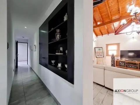 Casa en Venta con 5 cocheras
