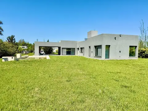 Puerto Roldan-Barrio cerrado