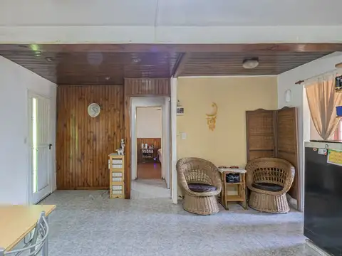 Casa 4 ambientes con 1 baño