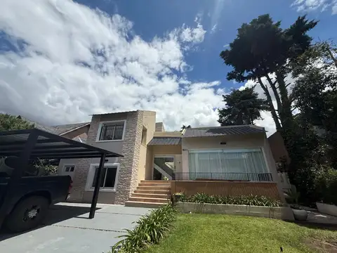 Casa en Alq. 6amb, Country Miraflores. Disponible en Noviembre