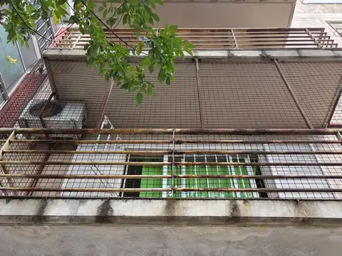 Quirno 100, Piso 1