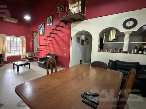 CASA | 6 AMBIENTES | A REFACCIONAR | GRAN POTENCIAL | COCHERA MÚLTIPLE | ITUZAINGÓ/PADUA