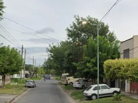 Local en Alquiler en Los Hornos, $ 320.000