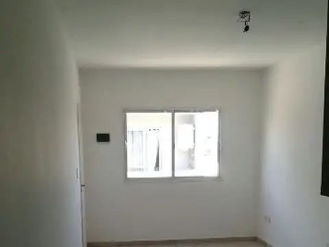 Sargento Cabral 1100, Piso 1