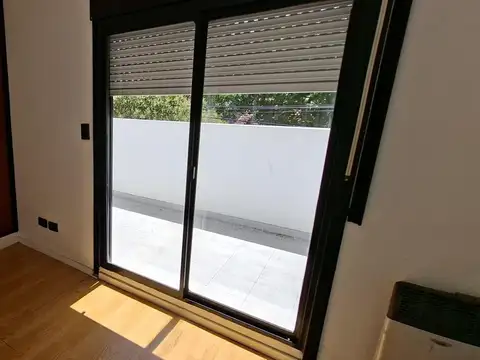 Depto Tipo Casa en Alquiler en Florida Mitre/Este, $ 1.400.000