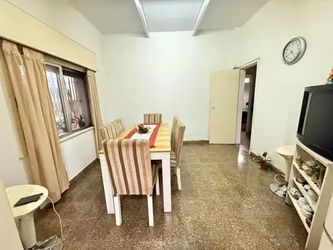 Casa 6 ambientes con 4 baños