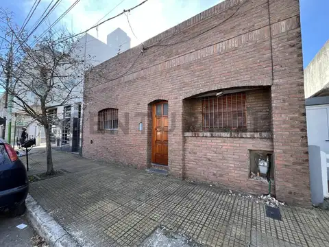 San Martín e/ Pte Perón y Don Bosco. Casa en Venta de 3 dormitorios (Ensenada)