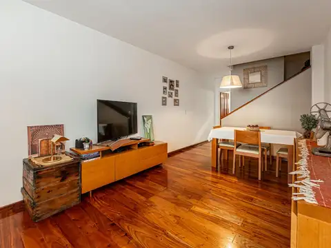 Depto Tipo Casa en Venta con 1 cocheras