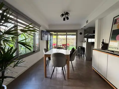 Casa 5 ambientes con 4 baños