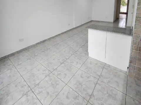 Departamento en Alquiler en Wilde, $ 600.000