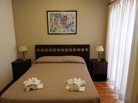 Casa en Venta con 5 cocheras