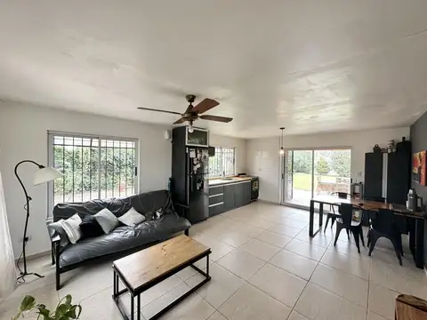 Casa 4 ambientes con 1 baño