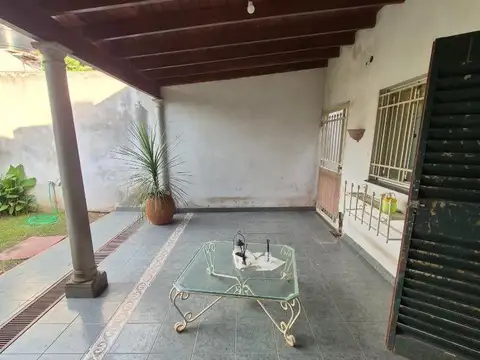 Casa  muy buena  construcción  centrica