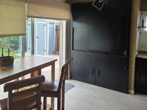 Casa en Venta con 3 cocheras