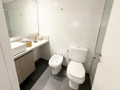 Departamento venta en Martin, Rosario 2 dormitorios  c/ patio y amenities