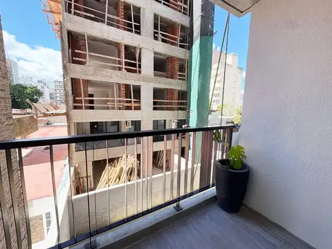 Departamento venta en Martin, Rosario 2 dormitorios  c/ patio y amenities