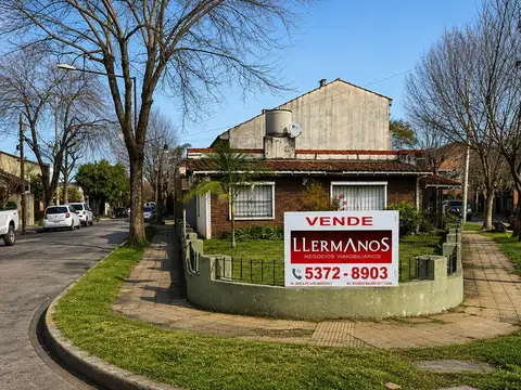 APTO Credito Venta Casa 3Amb,2Dormitorio, Martínez c/Jardín.