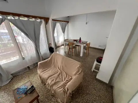 Casa 2 ambientes con 1 baño