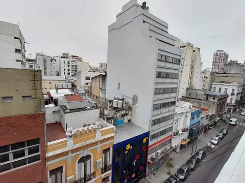 Balvanera, Uriburu al 200 departamento de 3 ambientes al frente con balcon y dependencias, visitalo!