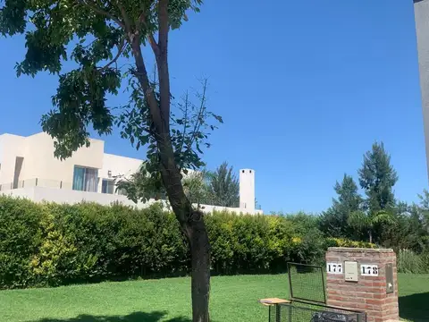 VENTA LOTE -MALVINAS ARG.- B.LOS OLIVARES- FINANC