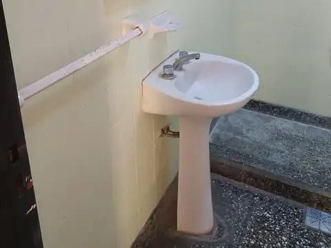 Depto Tipo Casa en Venta 40 años