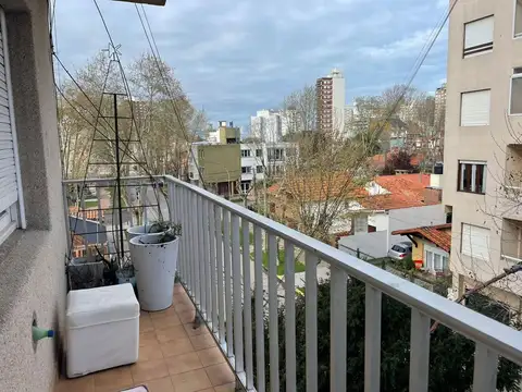 ALQUILER DEPTO. 4 AMBIENTES CON COCHERA-MIRAMAR