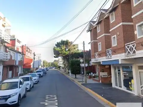 Mendoza e/ Río Negro y Neuquén