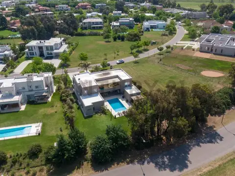 Casa en venta en Pilará – Barrio La Berlina