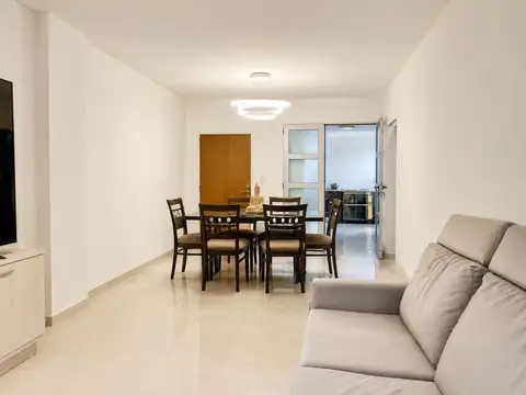 Avenida Coronel Esteban Bonorino 200