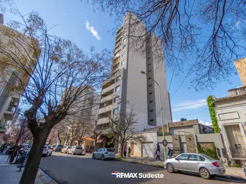 Semipiso de Dos dormitorios, Dos baños y Cochera
