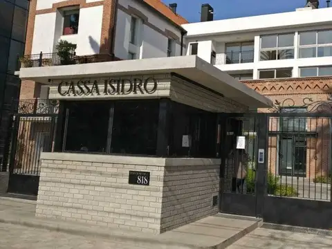 Cassa Isidro 3 dormitorios mas dependencias y 2 cocheras. ALQUILER