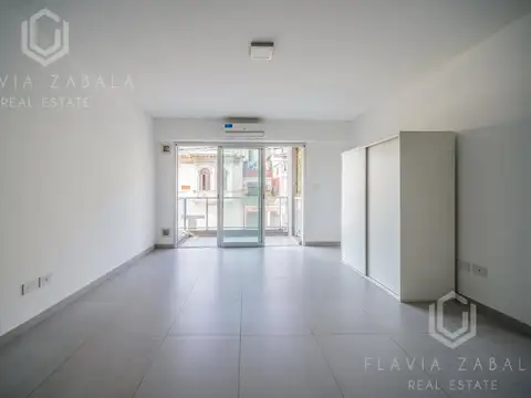Venta monoambiente con balcón en Boedo