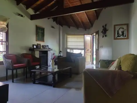 Casa en Venta con 5 cocheras
