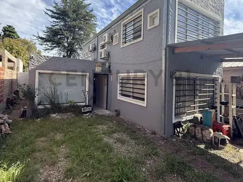Casa de 2 Dormitorios en Venta en Sicardi