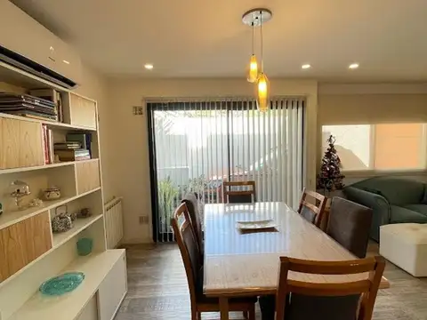 Depto Tipo Casa en Venta con 2 cocheras