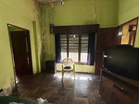 Depto Tipo Casa en Venta 80 años