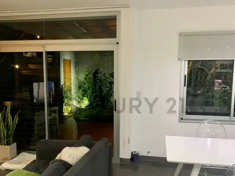 513 entre 142 y 143  Hermoso Dúplex  de 2 dormitorios en Venta en Barrio Semi Cerrado .