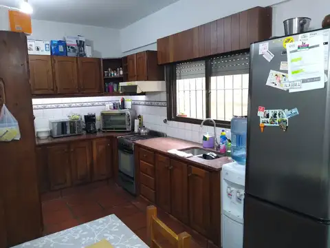 Casa 6 ambientes con 3 baños